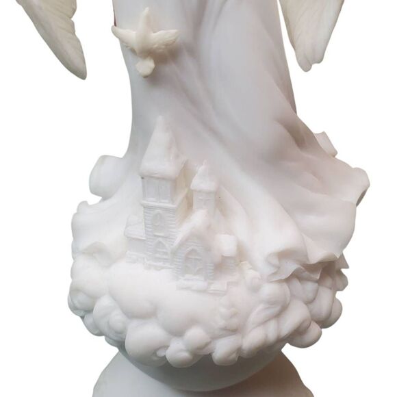 Mark Klaus Highly Detailed Angel Nativity Lighted Christmas Figurine Sculpture. - Picture 3 of 4